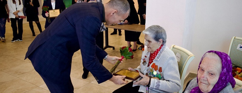    Ветеранам войны ветеранам из Сургутского района вручили медали к юбилею Победы