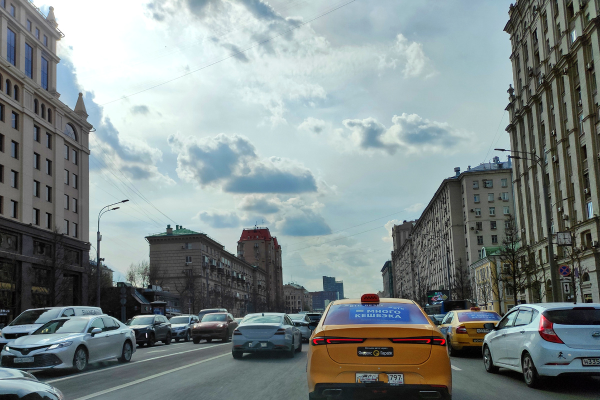 Пятница. Садовое