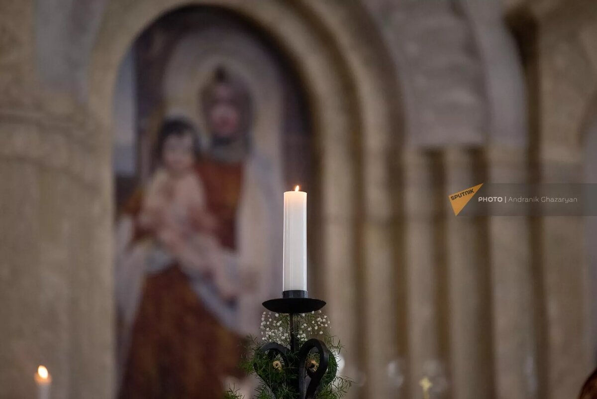 Пасхальная литургия в церкви Сурб Григор Лусаворич (9 апреля 2023). Еревaн © Sputnik / Andranik Ghazaryan
