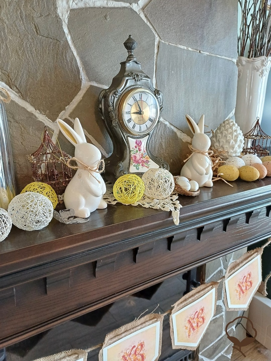 пасхальная композиция на камине (фото автора)