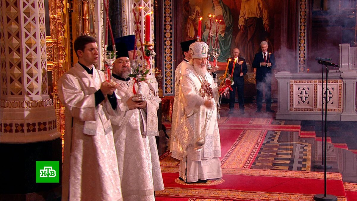    На пасхальной службе в храме Христа Спасителя побывали 10 тысяч прихожан