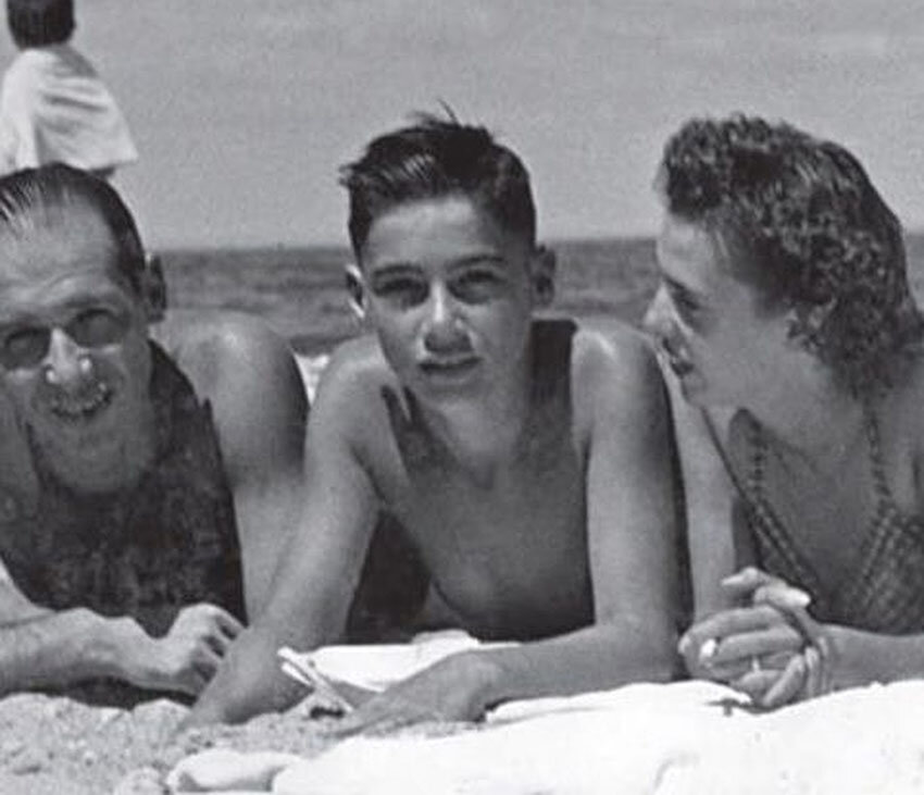 Владимир Познер с родителями