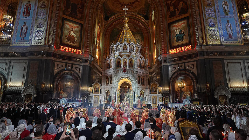     Христос воскресе: пасхальное богослужение прошло в храме Христа Спасителя ИЗВЕСТИЯ/Павел Волков