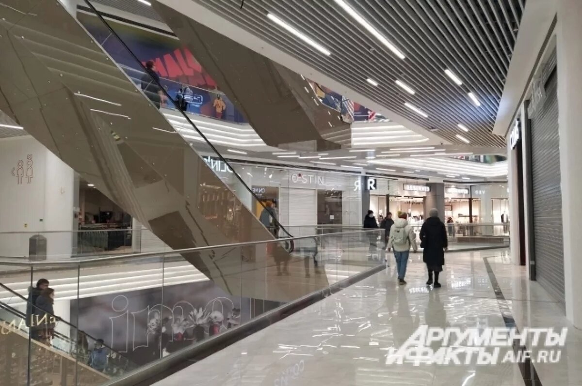    В МВД рассказали о мужчине, упавшем с эскалатора в ТЦ «iMall» в Перми