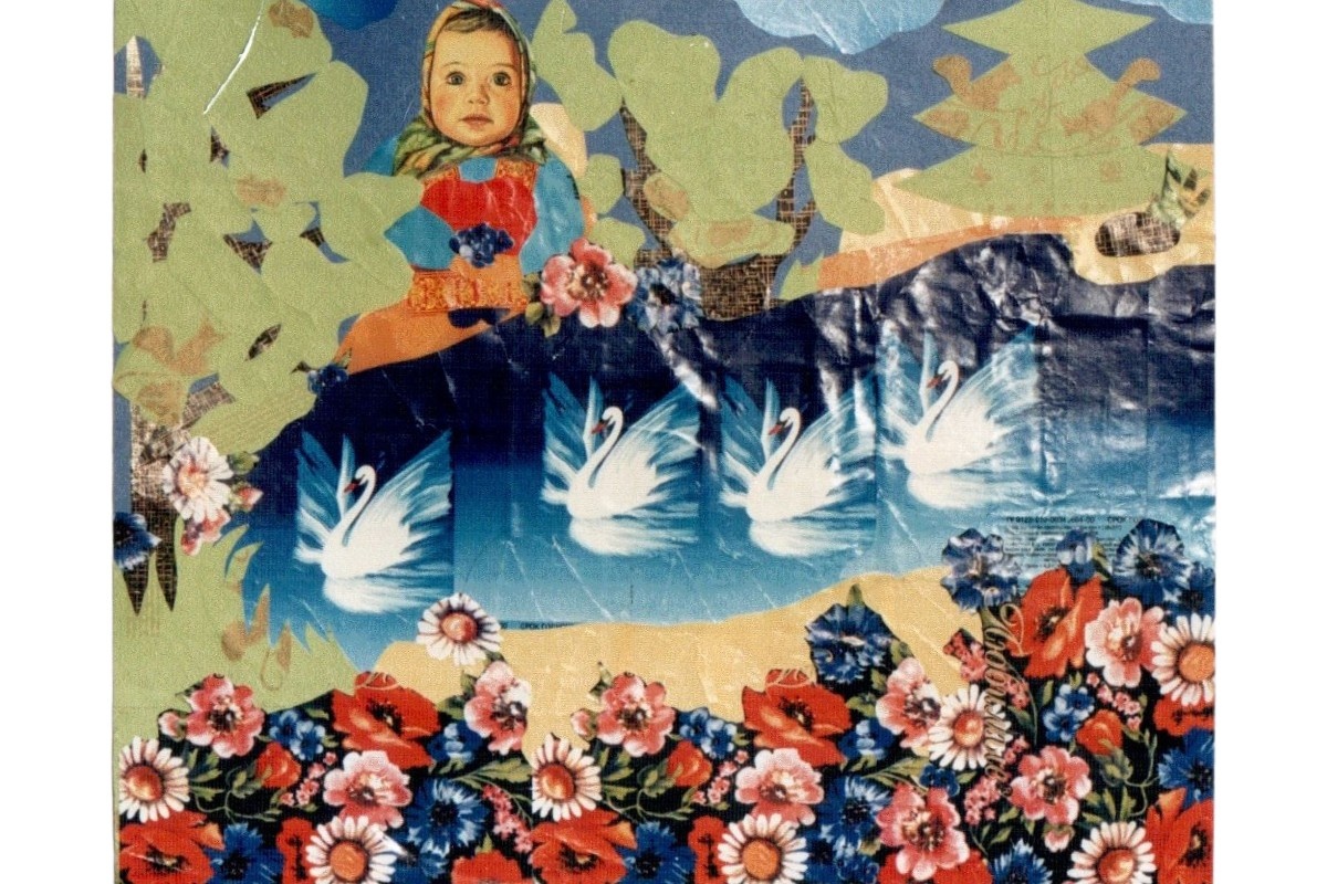 Здесь за основу для аппликации взята плотная голубая бумага, чтобы небо сразу вышло нужного цвета. А можно было бы взять зелёную при необходимости показать траву. 