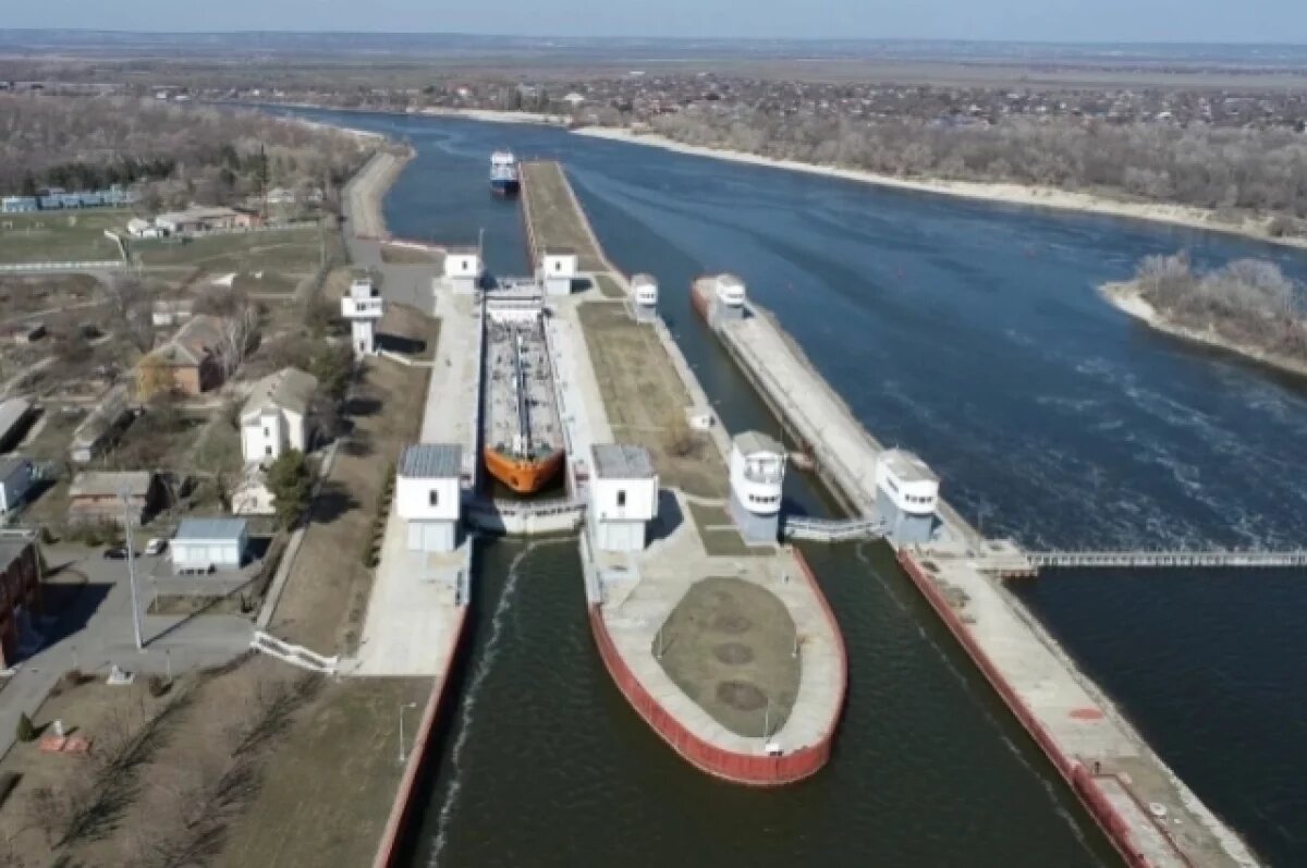    МЧС: На реке Дон теплоход столкнулся с воротами Кочетовского гидроузла