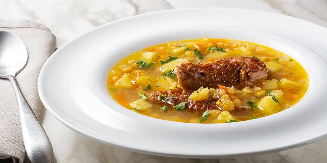 Гороховый суп с копчеными крылышками, пошаговый рецепт с фото на 269 ккал