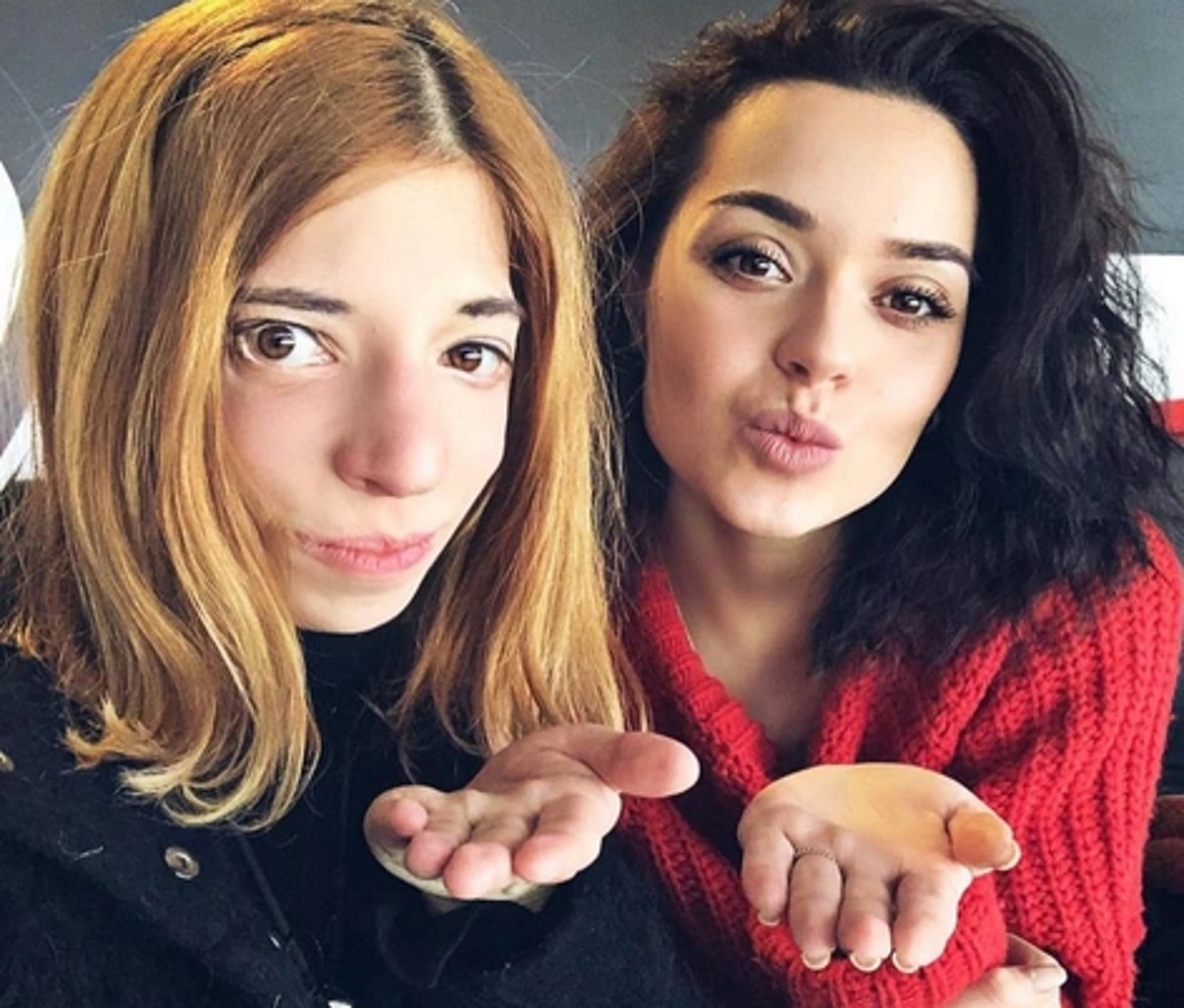 Аделина Сотникова с сестрой Марией. Фото: соцсети