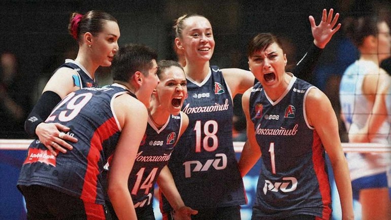    Волейболистки калининградского «Локомотива» празднуют победу в суперлиге.ВК «Локомотив» (Калининград)