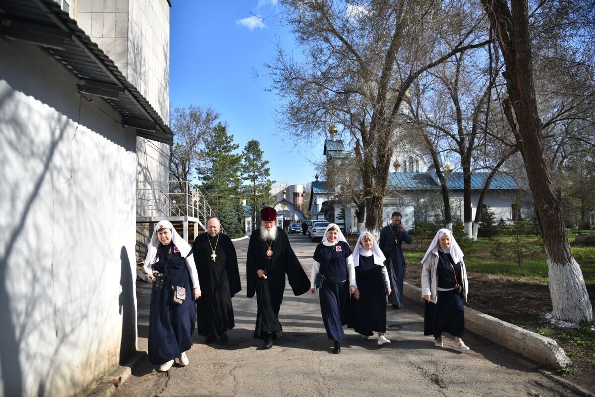  📷    Митрополит Петр посетил паллиативное отделение больницы имени Пирогова Белов Михаил Александрович
