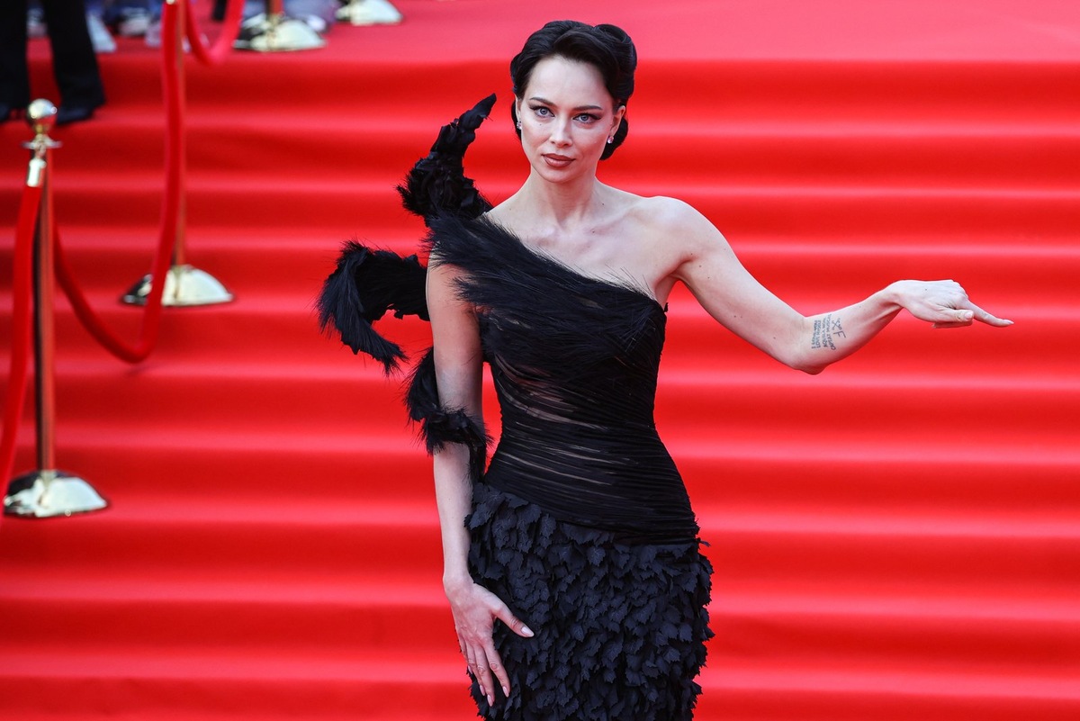    Анастасия Самбурская