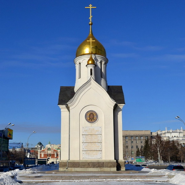 Вид часовни Николая Чудотворца на Красном проспекте