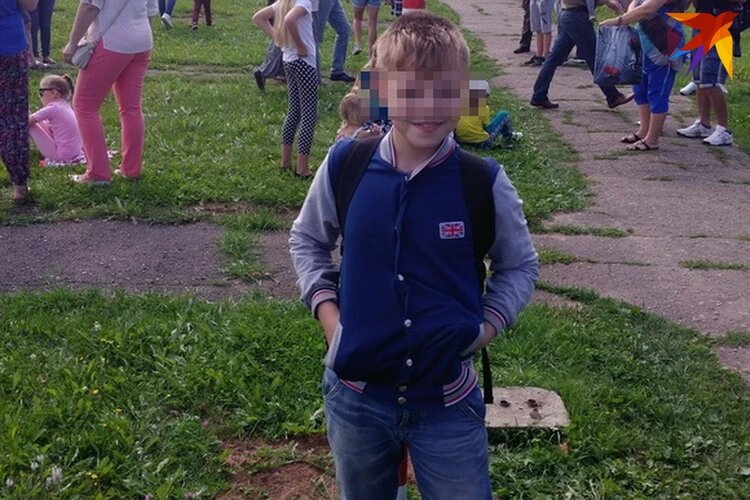 Еще в начале учебного года Илья весил больше 40 кг, но вдруг стал резко терять в весе и оказался в реанимации областной больницы.