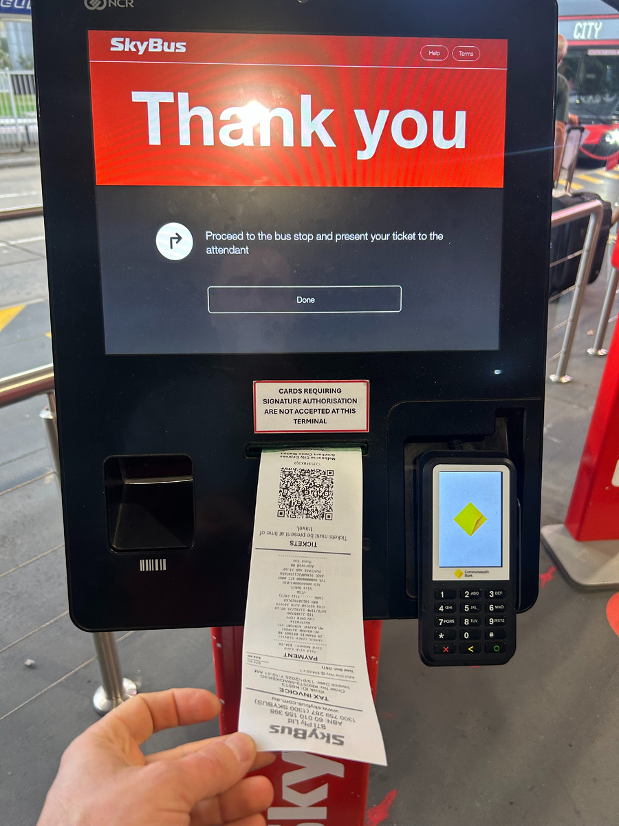 Melbourne.Tullamarine Airport. Terminal 3. 13 января. 7:19.