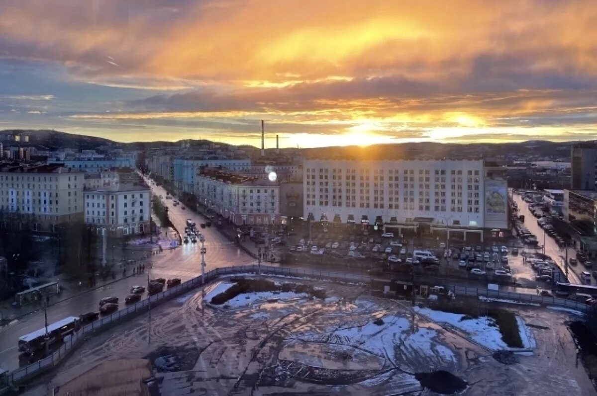    В Мурманске площадь Пять Углов будут вычищать от наледи до асфальта