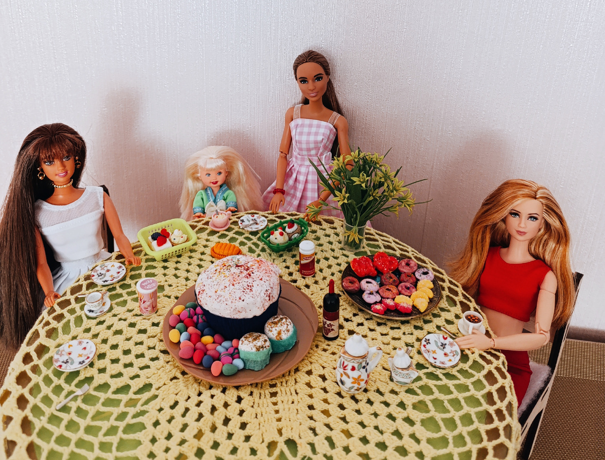 Моника,Келли,Луна и Трис