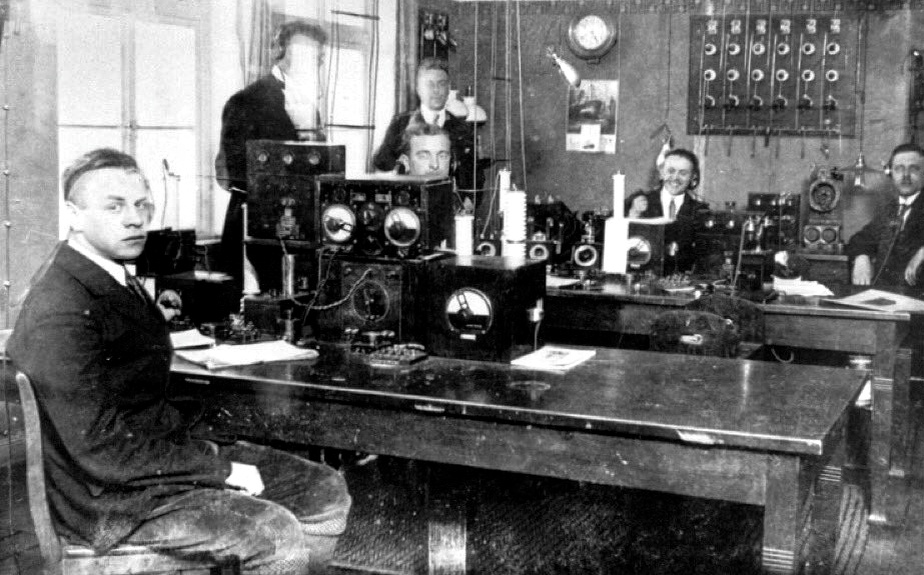 В начале 1920-ых Центральная радиотелефонная станция имени Коминтерна являлась самой мощной станцией в Европе. Фото из открытых источников.