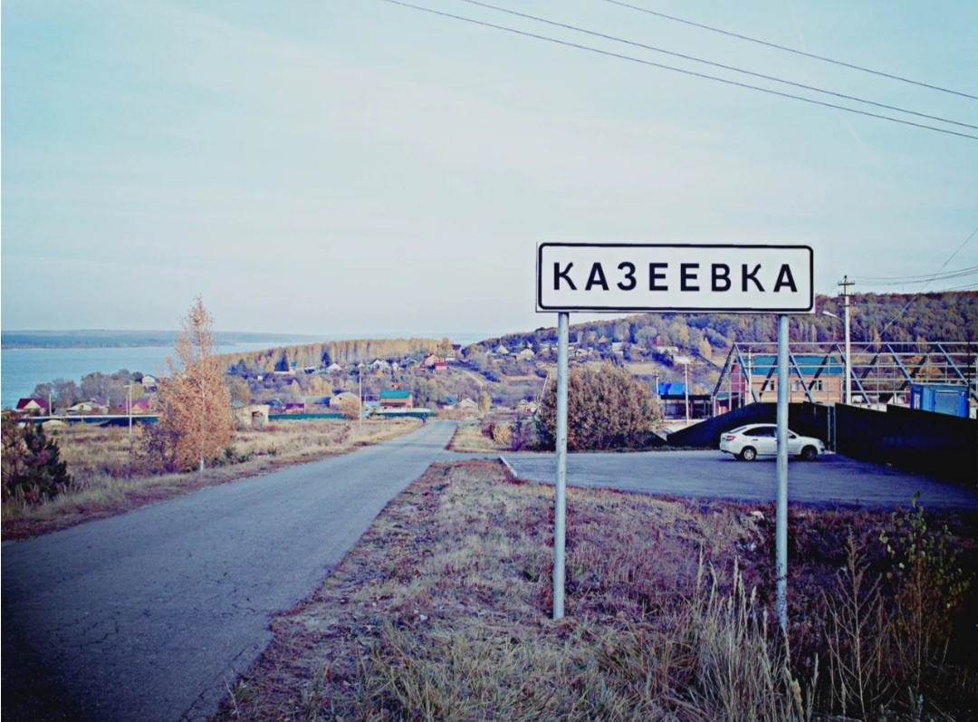 Мы дома животных не заводим. Хотя много лет назад был попугай, кролик, притаскивала котенка. Подруга давала кошку, но все мимо. В итоге поняли, что идеально жить совсем без животных. Потому что на них надо много денег, за ними надо ухаживать и отводить им время. Когда все это можно теперь вкладывать в самих себя. А посмотреть на животных лучше вот в таких отведенных для этого специальных местах.