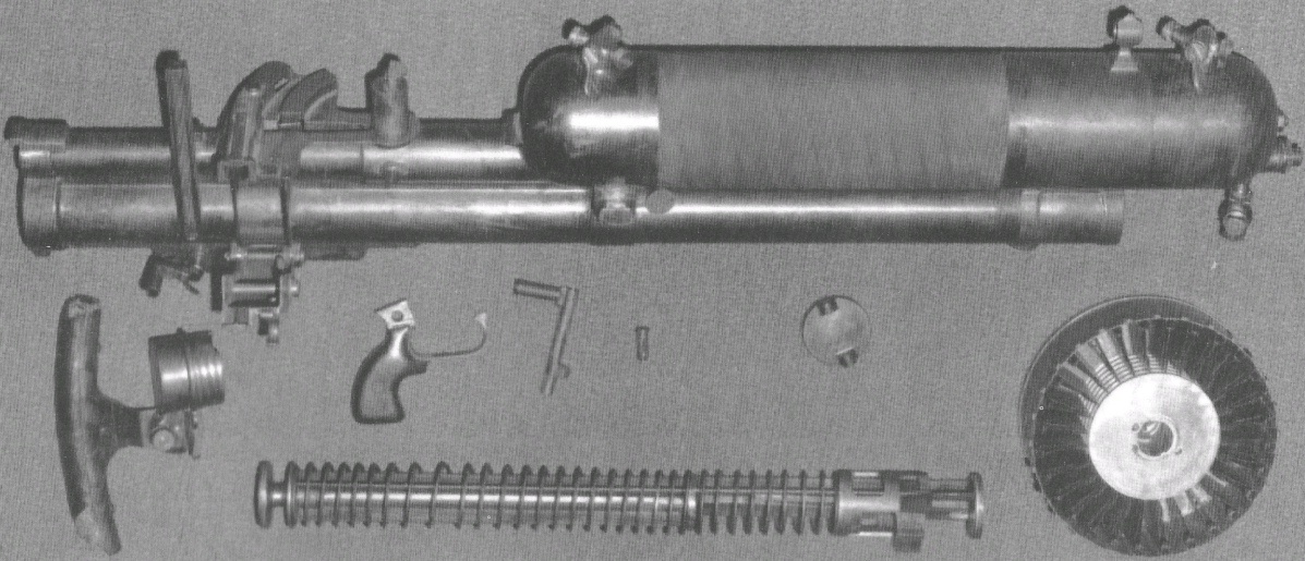 Вид справа на разобранный пулемёт Маклина.
