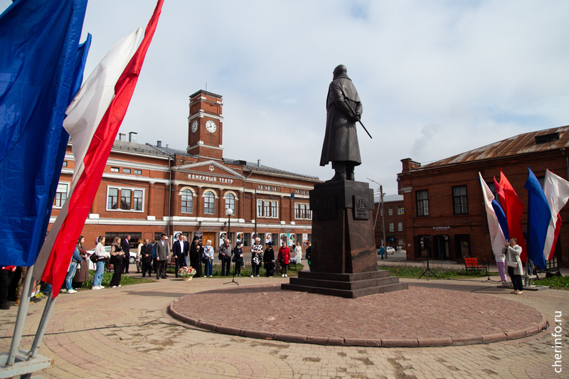    Они посвящены 196-й годовщине со дня рождения городского головы Ивана Милютина.