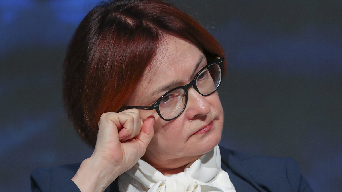 ЦБ поймал банки на хитрой схеме: под видом кредита — микрозайм с бешеными процентами"