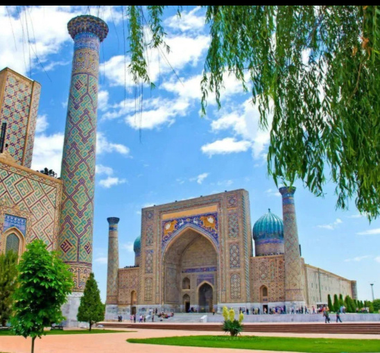 Фото с просторов интернета, к сожалению не знаю автора, спасибо ему большое. Фото современного Самарканда, в прошлом Бухары.