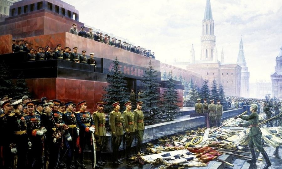 Неужели наконец-то не будет драпировки Мавзолея Ленина?