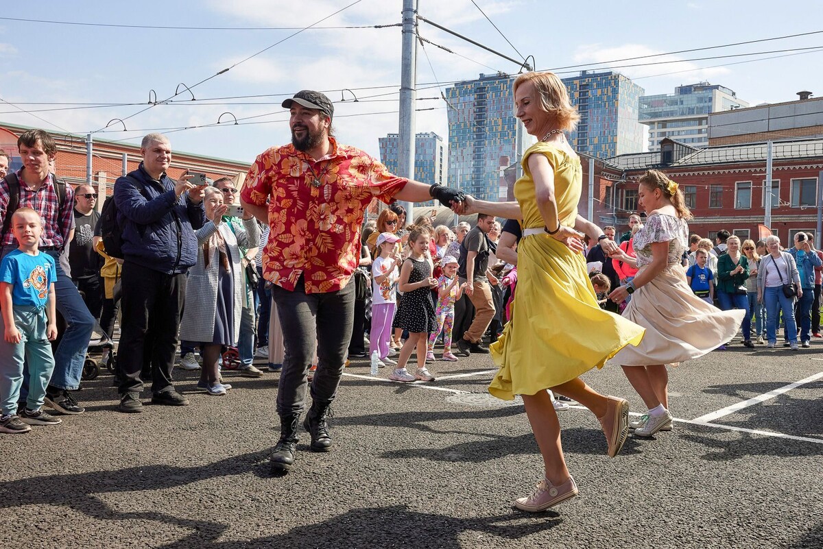    Московский парад трамваев привлек рекордное число посетителей