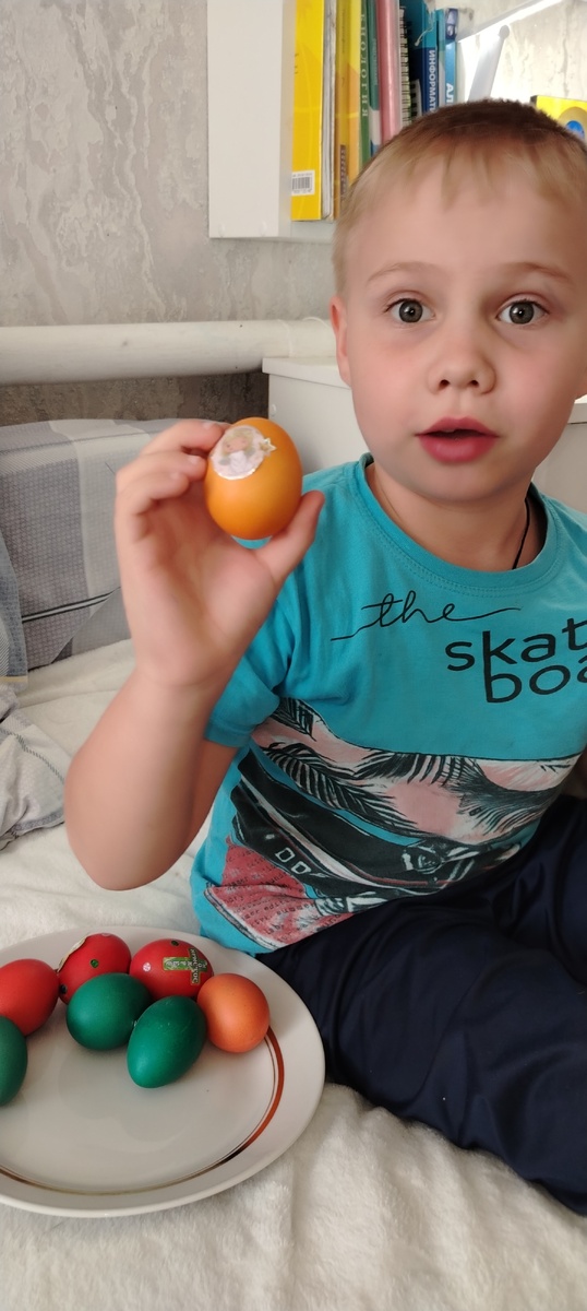 Наклейки и стразики