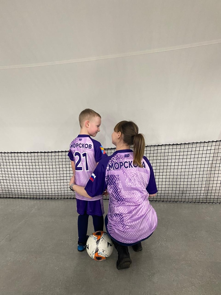 Мама - главный фанат