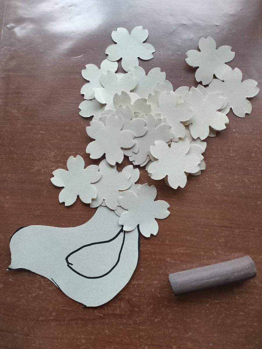 Торцы цветочков немного затонировала сангиной.