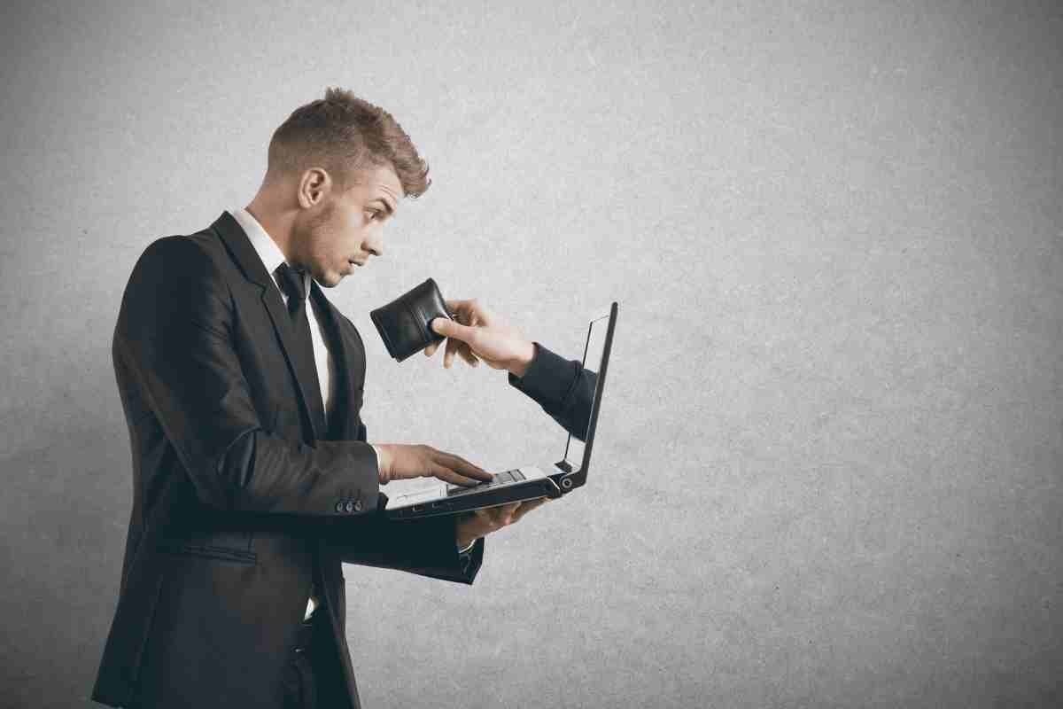    Фейковые job-оферы для подростков