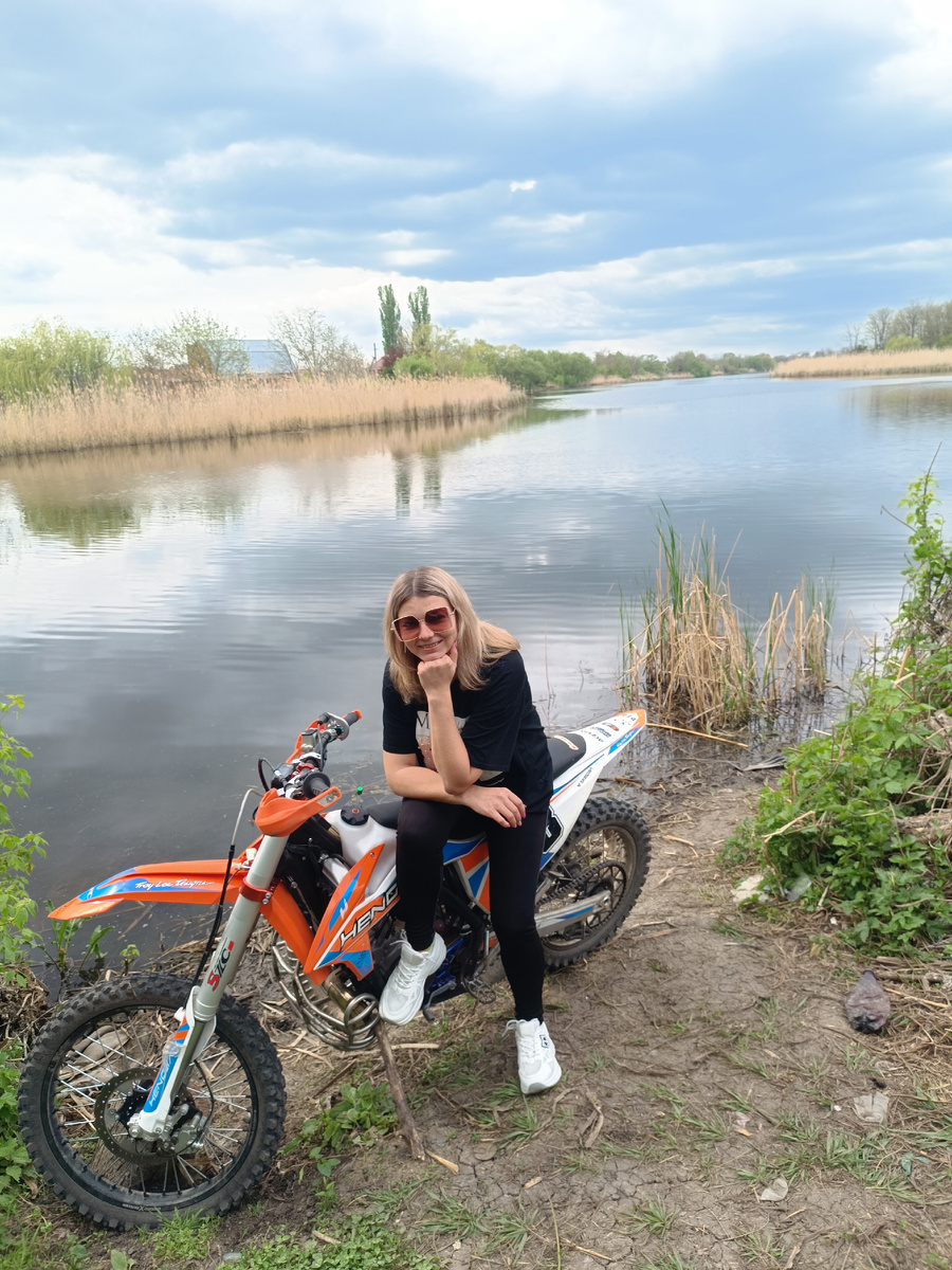 Питбайкерша))