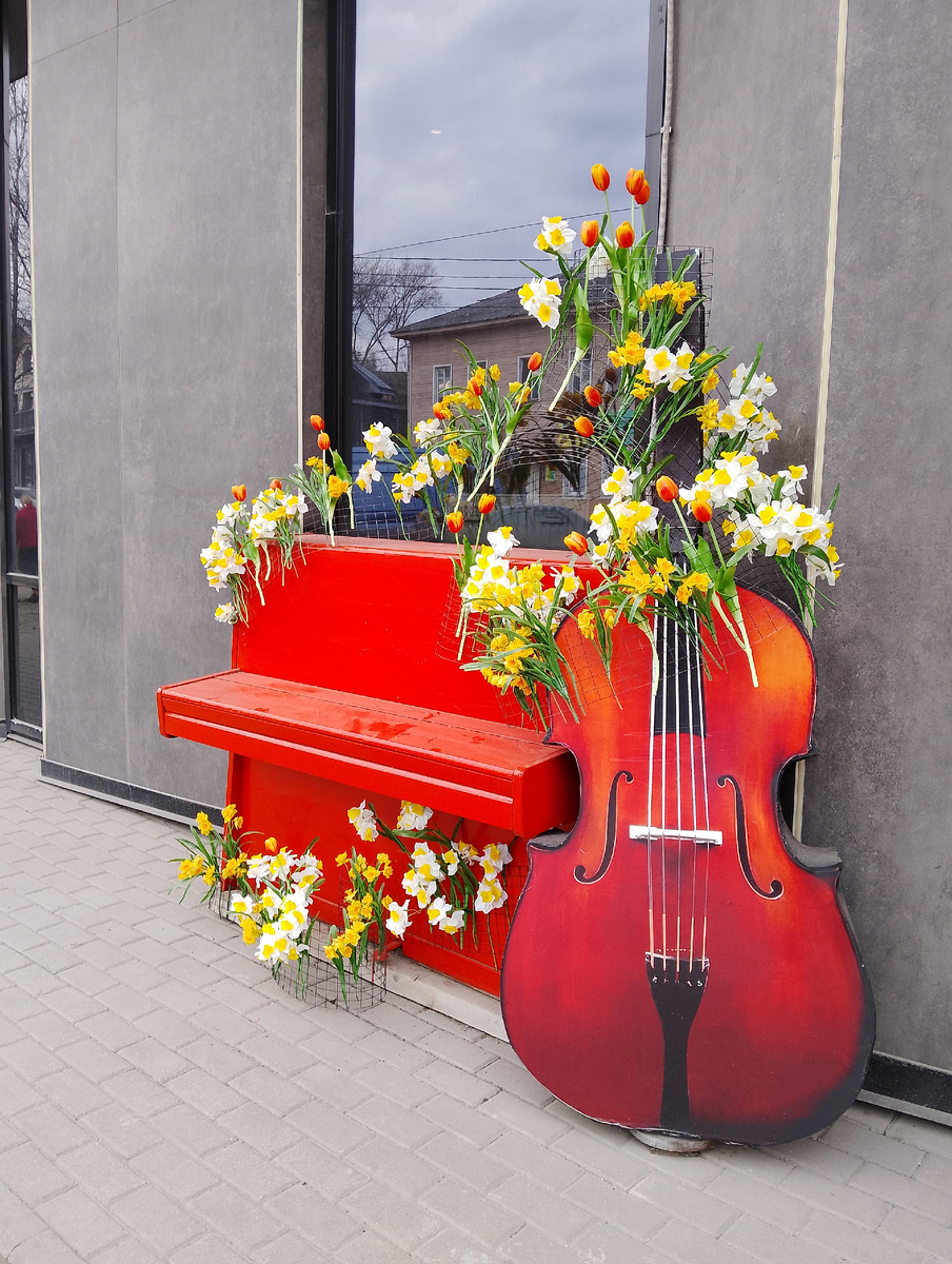 Фотозона у одной из гостиниц города, фото автора