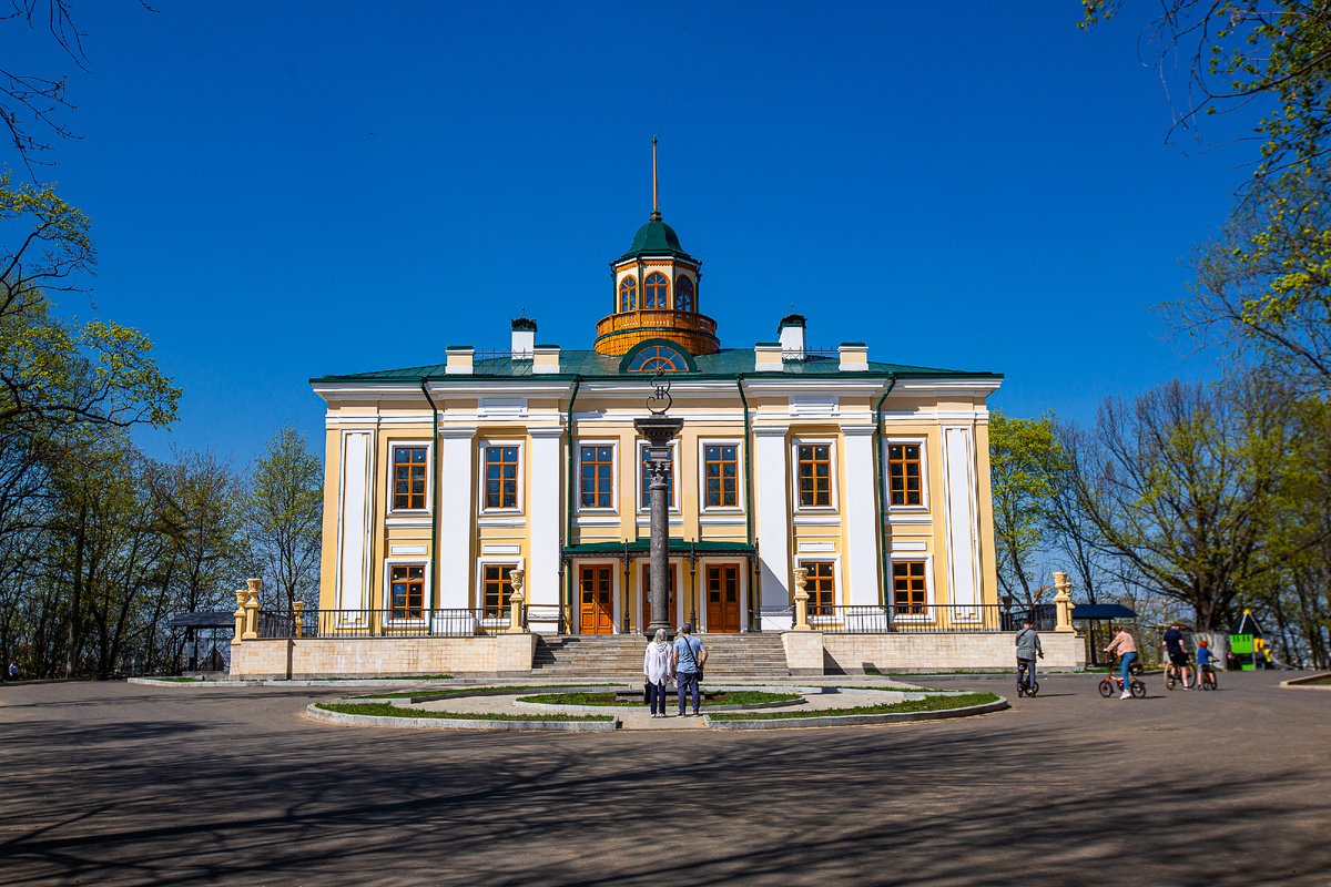 Главный дом усадьбы Кунцево. Москва. Фото автора статьи 