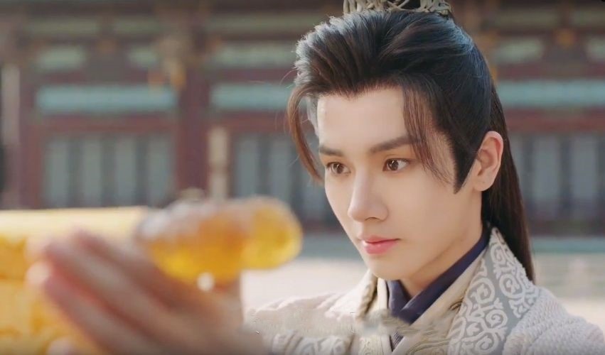 Стоп кадр дорамы *Трижды подумай дорогая*.