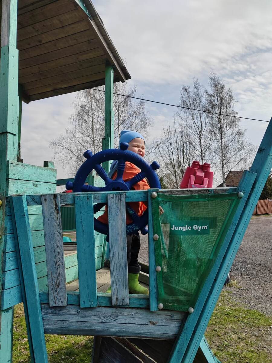 Паша на даче