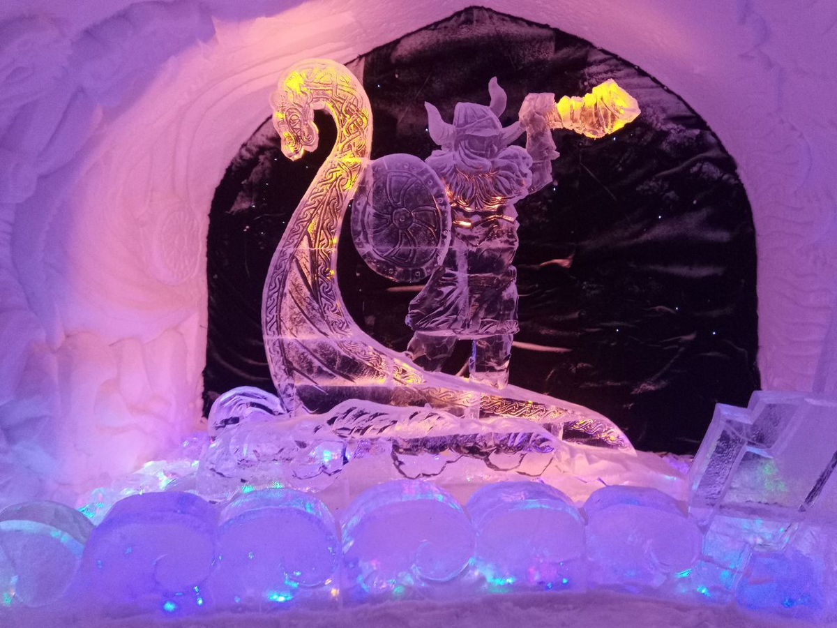 Каждый сезон тематика фигур разная