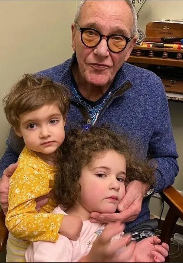 Эммануил Виторган с дочерьми