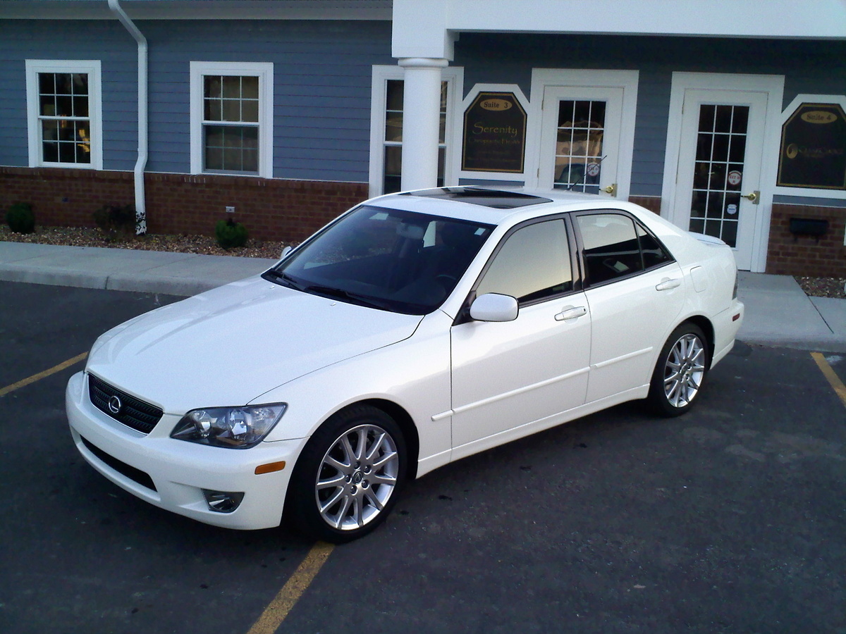 источник: https://mosautoshina.ru/auto/lexus/is/2004/is200-xe10/