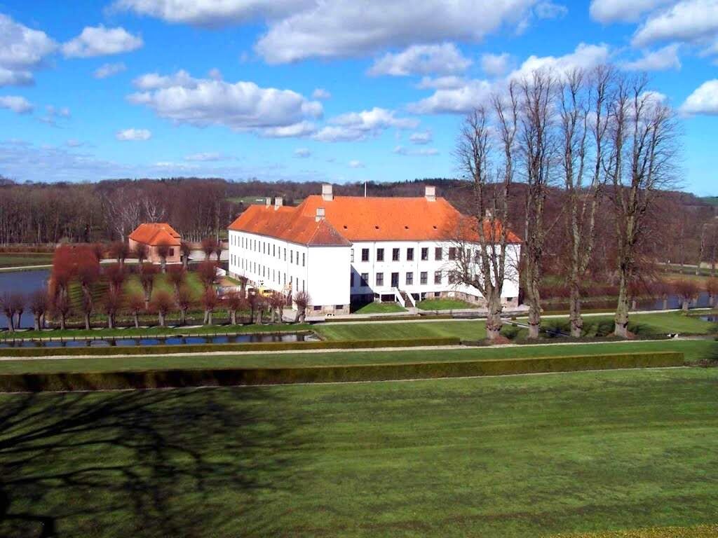 Вид на Клаусхольм, Дания. Источник: Яндекс картинки