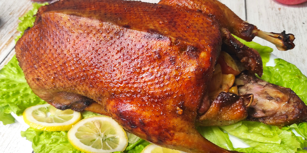 Запечённая УТКА с яблоками в духовке в ФОЛЬГЕ! Как ВКУСНО запечь УТКУ!
