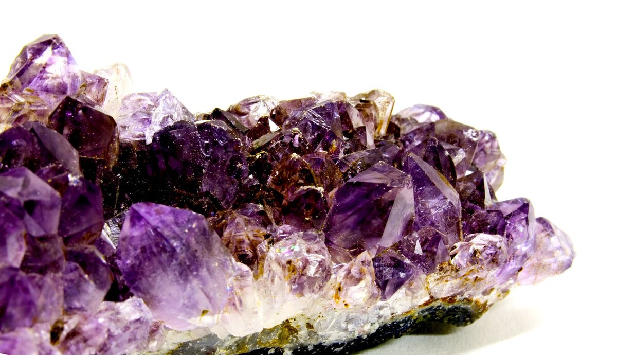 Аметист при нагреве может стать цитрином. Фото из Интернета.