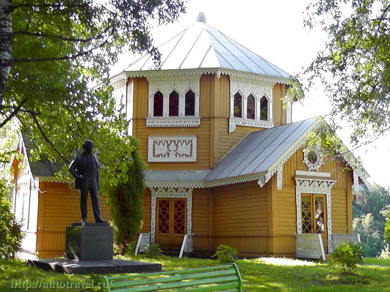 Академическая дача им. Репина. Фото с сайта http://autotravel.ru