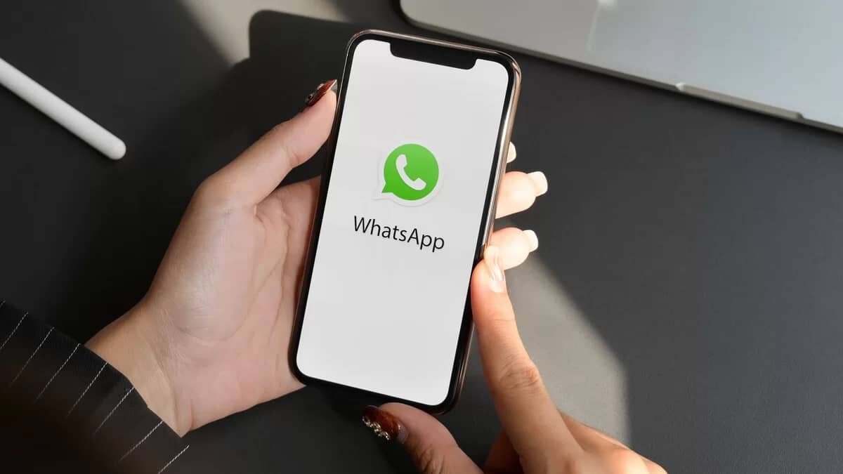    Вы случайно удалили переписку в WHATSAPP Вот как вернуть ее без сложных программ