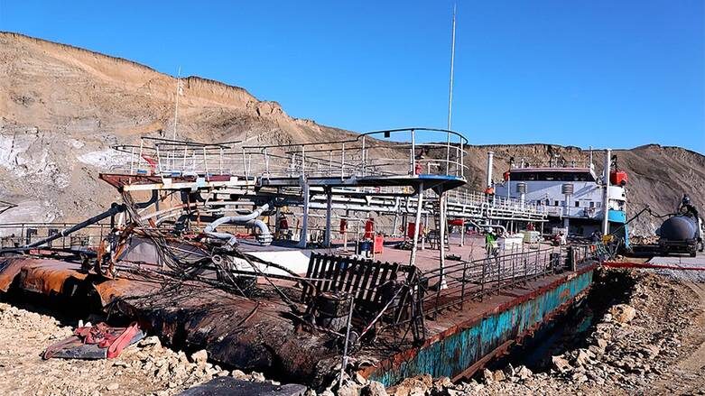    URA.RU/ТАСС: Обваловка кормовой части севшего на мель танкера «Волгонефть-239» позволила остановить выход мазута в море