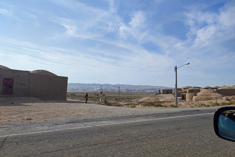 Деревня вдоль дороги от Герата к иранской границе. Фото: Игорь Манаширов