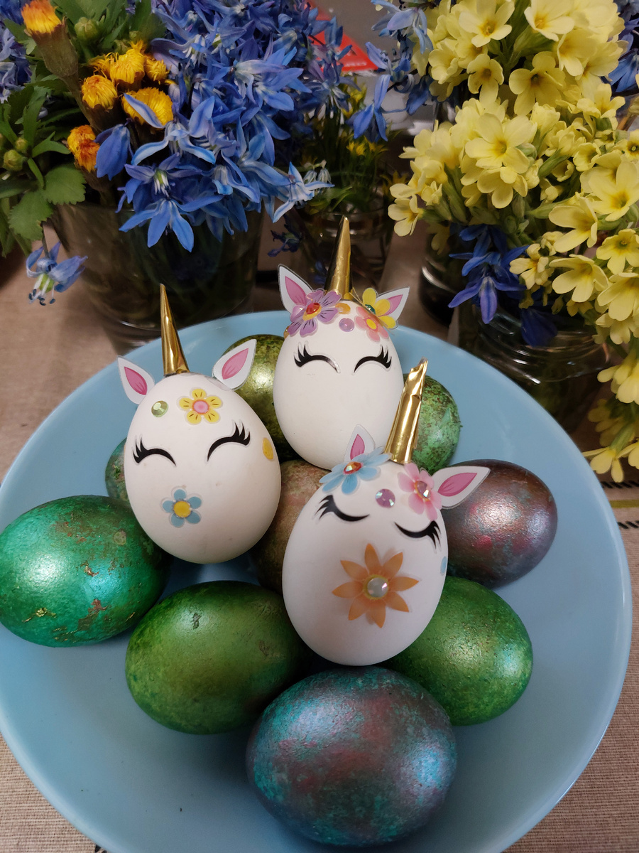 Столько возможностей сейчас красиво украшать яйца