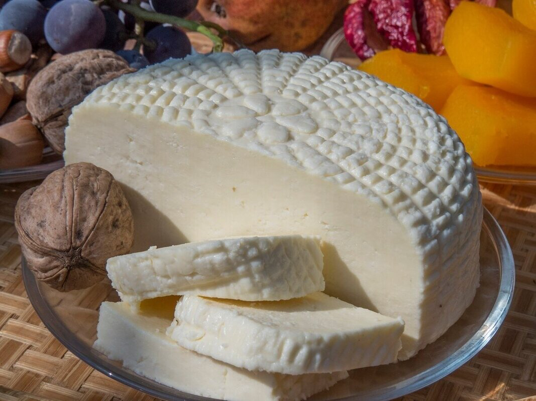 Фото https://market.yandex.ru/product--syr-adygeiskii-300-g/29786581?sku=102521026445&utm_source_service=img&icookie=ior5J2fnM0m%2B4bXKZYfFFIMrymfFxeZvf3wvfsDd75ZCkJknvnuD5%2F30IJgZGlMu4lN9OSG4deAHcg8r2ixOaDVO5po%3D&wprid=1746538613933819-2896669007236937487-balancer-l7leveler-kubr-yp-vla-47-BAL&src_pof=972