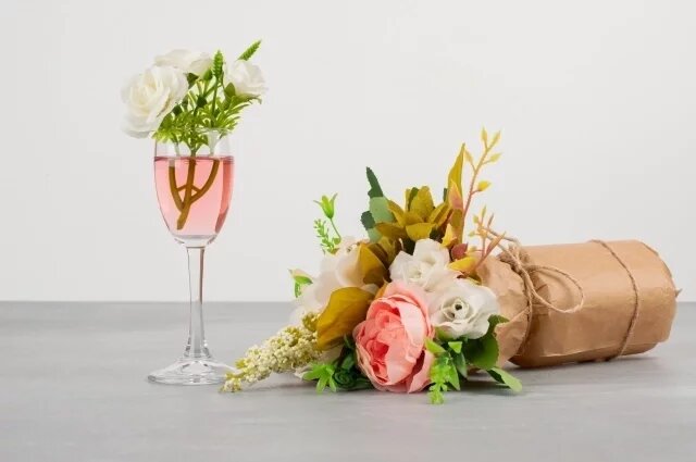    Откуда пошла традиция бить бокалы на свадьбе?